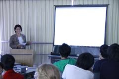 A joint workshop held at the Yamanaka Seminar House. A lecture given by USC Associate Professor Saori Katada