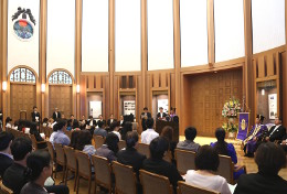 The Autumn Entrance Ceremony held in Kishimoto Tatsuo Hall 