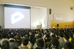 札幌西高校の約650人の生徒が参加