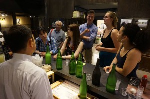 外池酒造にて　清酒、にごり酒など日本酒の違いを理解