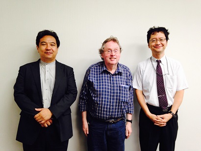 左から　田中教授，イェンゼン教授，納冨教授