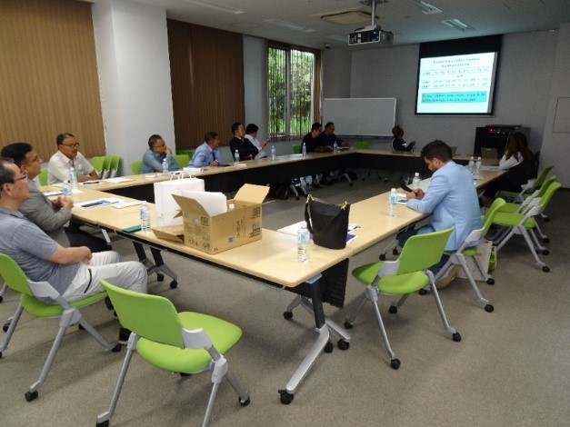 写真3　会議室における意見交換会風景