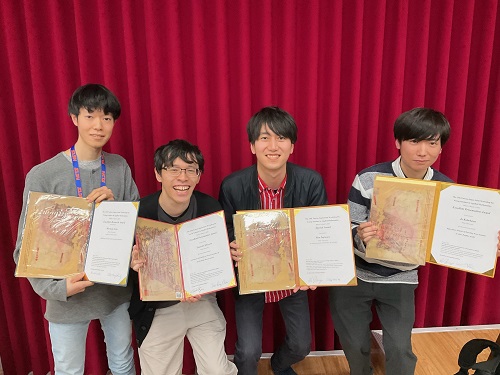 【対面参加者の受賞者】（左から）後藤さん、石曽根さん、藤原さん、窪川さん