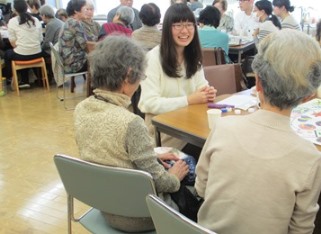高齢者と交流する活動（例・イメージ）