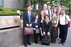 Students from the 2009 program visit a courthouse