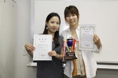 Ms. Ishii and Ms. Horiuchi, winners of the Dean’s Award