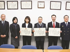 From right: Chief Asami, Mr. Momose, Mr. Eto, Ms. Ito, Nobuko Kobayashi (Manager, Izumi Academic Affairs Office), and Hiroshi Kawashima (Manager, Izumi Campus)