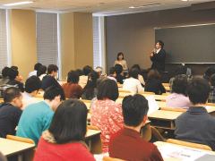 Director Ogawa advising the audience to be prepared for a disaster