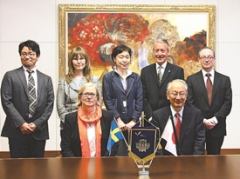 (Front from the left) Vice-Chancellor von Wright and President Fukumiya