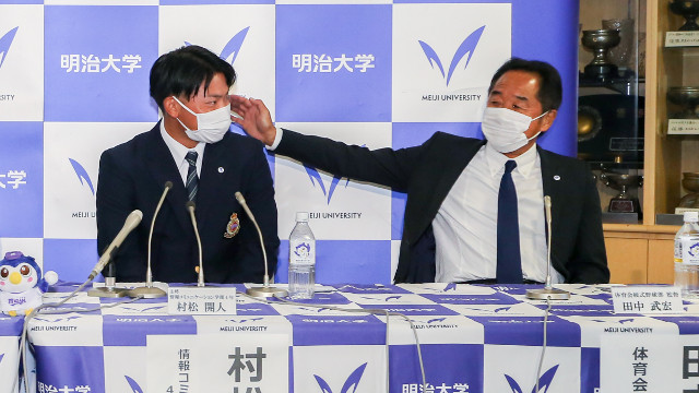 Immediately after the nomination, Muramatsu looked happy after being slapped on the shoulder by Manager Tanaka.<br/>
<br/>
<br/>
