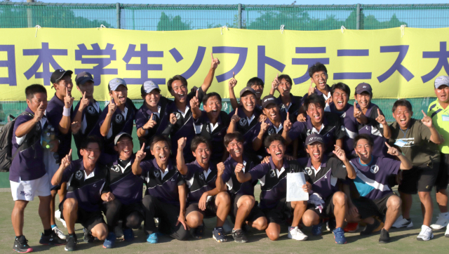 Players bursting with joy (photo: Meidai sports)<br/>
<br/>
