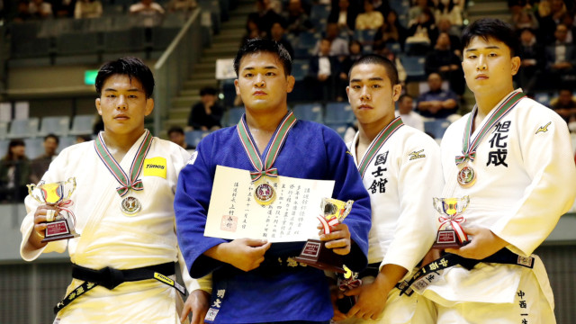 MORI on the podium (second from left)<br/>
<br/>
<br/>
