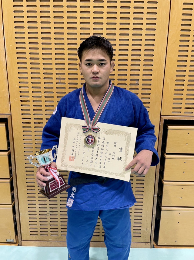 (All photos courtesy of the Meiji University Judo Club)