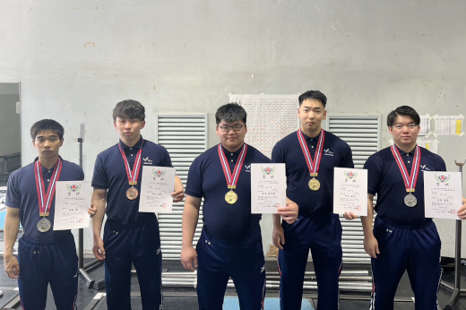 Five players who won the prize<br/>
(photo: Meiji University Weight Lifting  Club)<br/>
