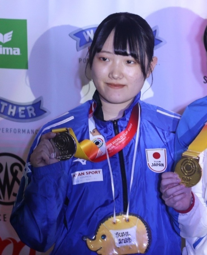 NOBATA Misaki with silver medals on the podium<br/>
<br/>
<br/>
