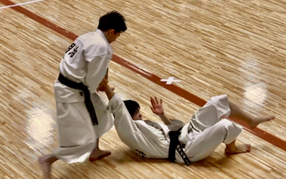 KANZAKI and SUZUKI, who took first place in the men’s pair demonstration with 3rd dan or higher<br/>
<br/>
<br/>
