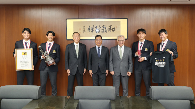 Winners' report to Chairman YANAGIYA and President DAIROKUNO on December 25<br/>
<br/>
<br/>
