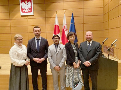 With the Undersecretary of Science and representatives from the University of Warsaw, at the reception held at the Polish Embassy<br/>
<br/>
<br/>
