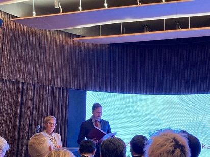 The Undersecretary of Science delivering a speech<br/>
<br/>
