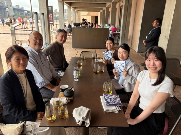 Scenes with exchange students (from the far right: Ms. Nagano, Ms. Kinoshita, Ms. Yamamoto)