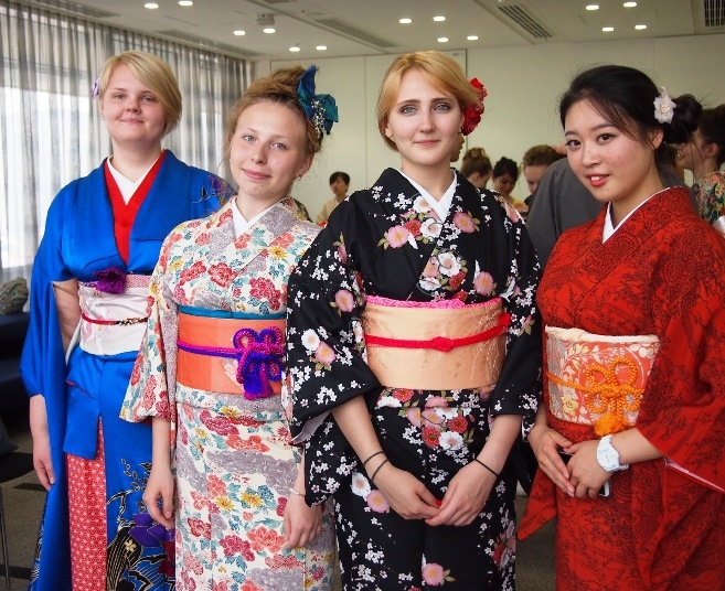 着物着付けの日本文化体験をしました