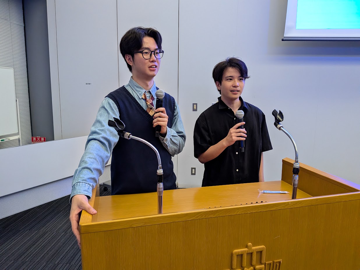 息の合った進行でイベントを盛り上げるJANGさん（写真左）と辻さん（写真右）