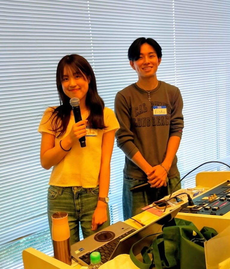 Meiji Meet-UPの企画と司会を務めた　南井さん（左）と奥山さん（右）