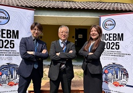牛丸研究科長と経営研学生