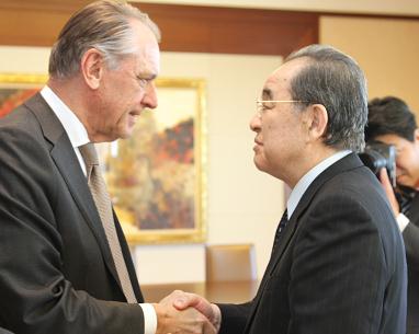 エリアソン国連副事務総長と日高理事長