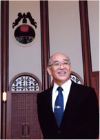 学長 納谷廣美