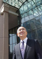 学長 納谷廣美