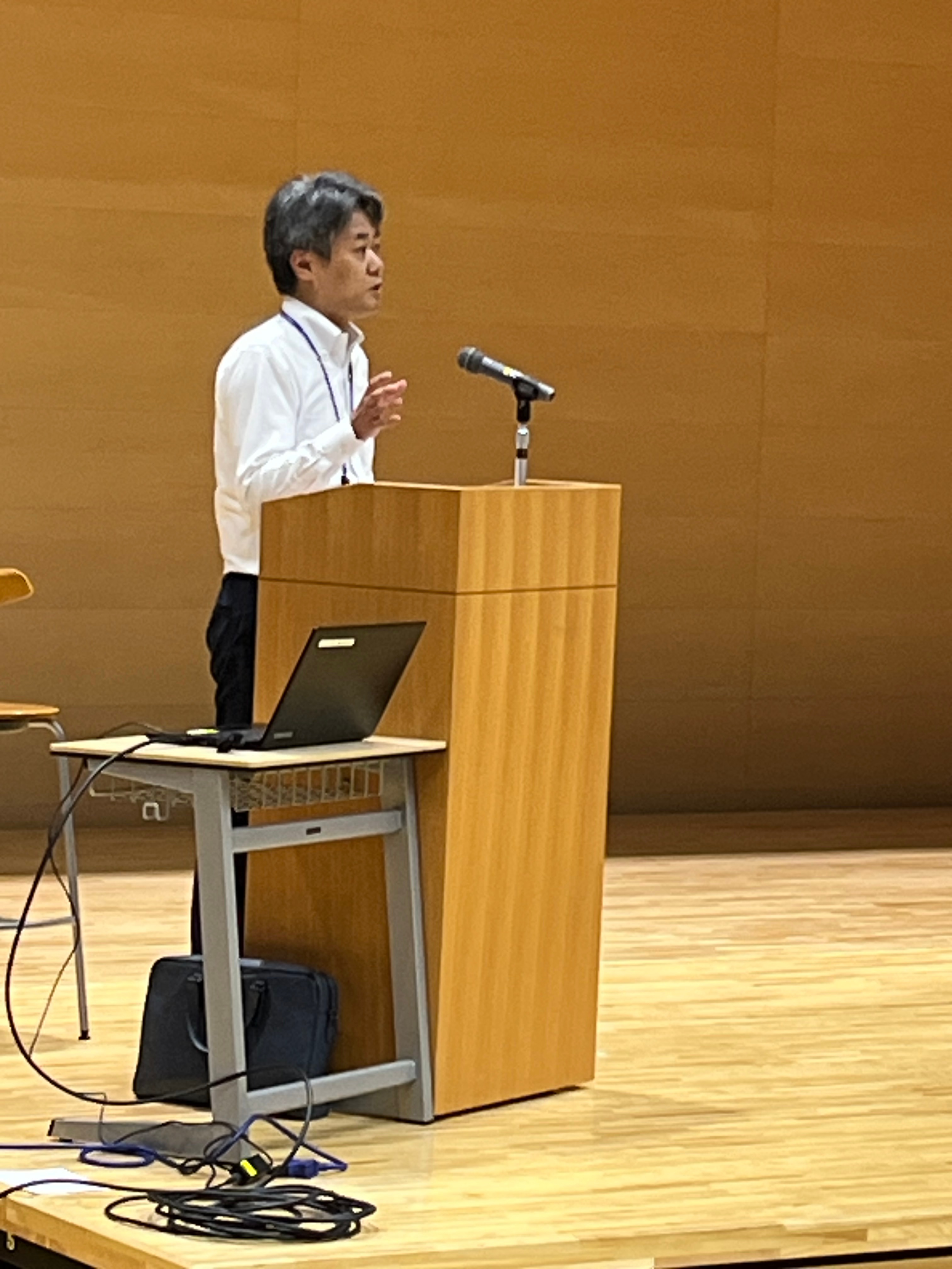 講義を担当した岡田洋一教務主任