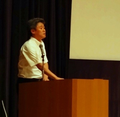 講義を担当した岡田洋一教務主任