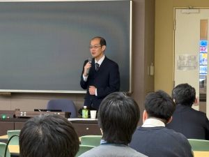 若尾先生による講演の様子