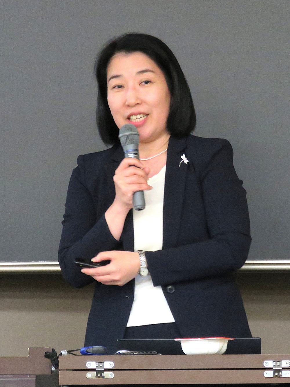 講演する後藤氏