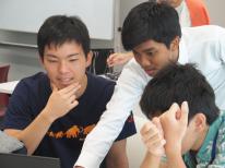 タイの学生と合同発表準備