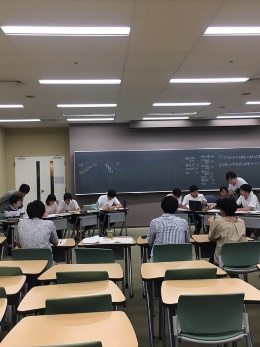 論題２のディベート風景