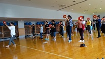 沖縄エイサー踊りを学ぶ