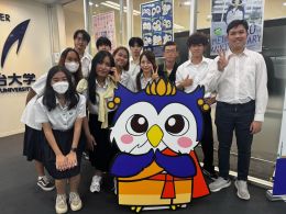 明治大学アセアンセンターにて