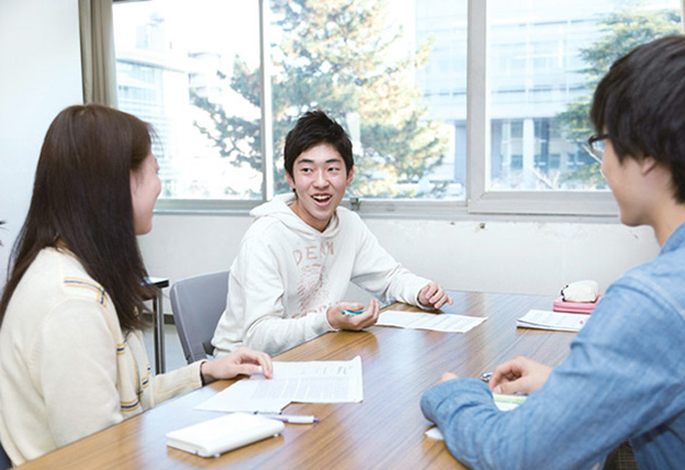 政治経済学部