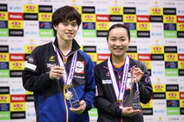 全試合ストレート勝ちで圧倒した森薗選手（左）・伊藤選手のペア（写真：アフロスポーツ）