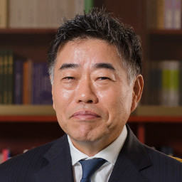 土屋恵一郎学長（明治大学）