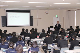 藤島高校の約50人の生徒が参加