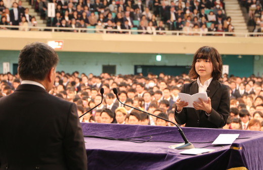 午前の答辞を務めた大西さん