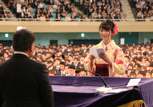 午後の答辞を務めた長友さん