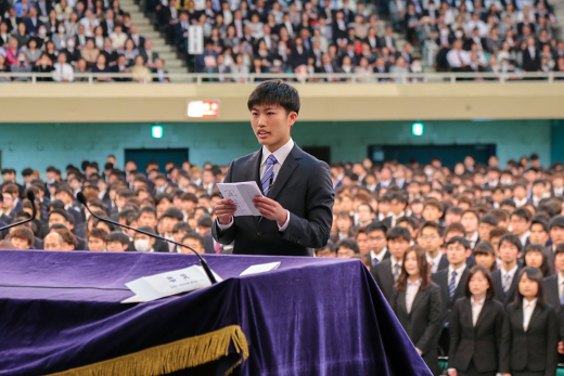 午後の宣誓を務めた高橋さん