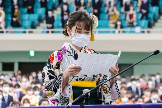 午前の答辞を務めた大地さん