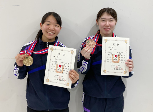 稲山友梨選手（左）と佐藤琴美選手