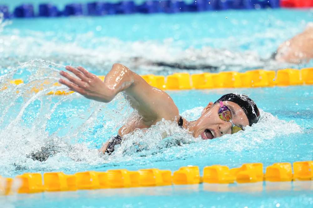 女子４×200ｍフリーリレー決勝での長尾選手（写真：アフロスポーツ）