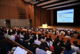 本学では年間500を超えるセミナーを開催